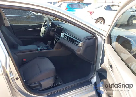 2025 Toyota Camry Le z USA, uszkodzony, nr VIN 4T1DAACK7SU155010